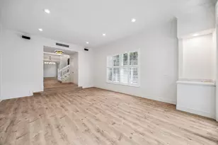 152 Sugar Berry Cir, Houston, TX 77024 - Photo 9