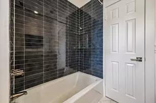 152 Sugar Berry Cir, Houston, TX 77024 - Photo 23