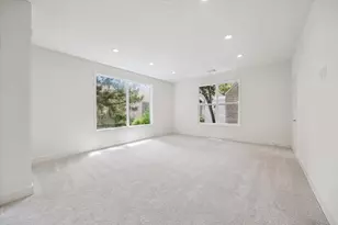 152 Sugar Berry Cir, Houston, TX 77024 - Photo 15