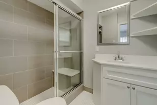 1657 Bonnie Brae St, Houston, TX 77006 - Photo 17