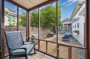1657 Bonnie Brae St, Houston, TX 77006 - Photo 33