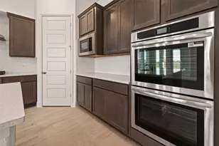 2724 Golden Isle Dr, Texas City, TX 77568 - Photo 9