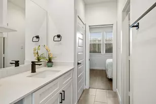 306 W Donovan St, Houston, TX 77091 - Photo 9