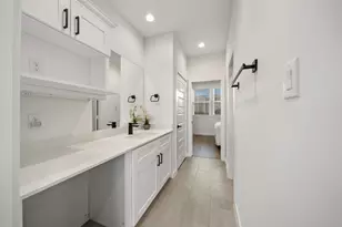 306 W Donovan St, Houston, TX 77091 - Photo 11