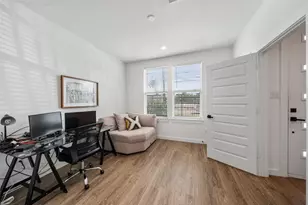 306 W Donovan St, Houston, TX 77091 - Photo 7