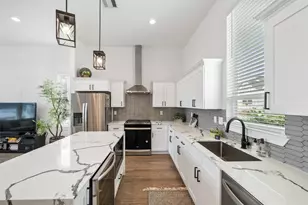 306 W Donovan St, Houston, TX 77091 - Photo 23