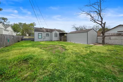 6 E Cleveland Street, Baytown, TX 77520 - Photo 19