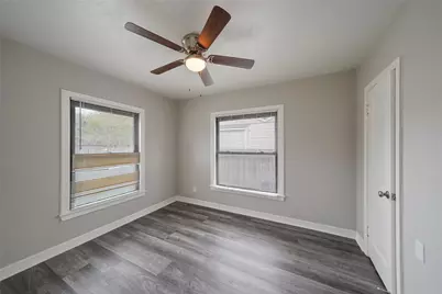 6 E Cleveland Street, Baytown, TX 77520 - Photo 13