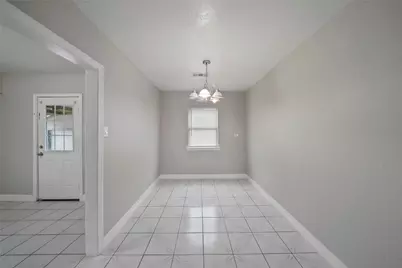 6 E Cleveland Street, Baytown, TX 77520 - Photo 5
