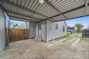 6 E Cleveland St, Baytown, TX 77520 - Photo 17