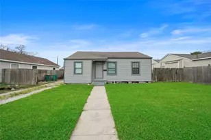 6 E Cleveland St, Baytown, TX 77520 - Photo 1