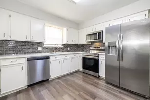 2302 38th Ave N, Texas City, TX 77590 - Photo 9