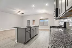 13708 Sabine Lk Dr, Texas City, TX 77568 - Photo 7