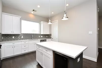 1146 Wycliffe Drive, Houston, TX 77043 - Photo 11