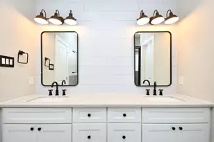 1146 Wycliffe Dr, Houston, TX 77043 - Photo 19