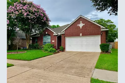 1015 Tennyson Drive, Pearland, TX 77584 - Photo 3