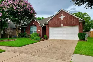 1015 Tennyson Dr, Pearland, TX 77584 - Photo 3