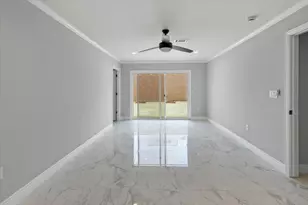 10730 Boardwalk St, Houston, TX 77042 - Photo 19