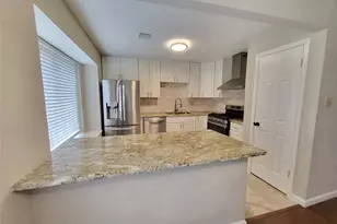 2711 S Brompton Dr, Pearland, TX 77584 - Photo 5
