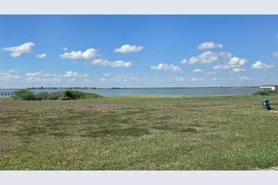 3339 Camp Hulen Drive, Palacios, TX 77465 - Photo 7