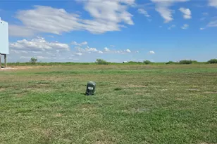 3339 Camp Hulen Dr, Palacios, TX 77465 - Photo 1