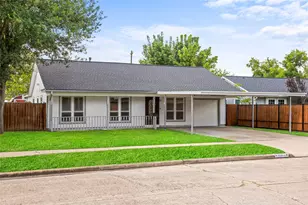 10322 Southport Dr, Houston, TX 77089 - Photo 1