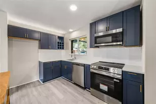 11106 Huggins Dr, Houston, TX 77035 - Photo 15