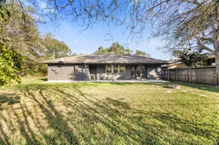 11106 Huggins Dr, Houston, TX 77035 - Photo 41