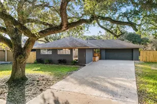 11106 Huggins Dr, Houston, TX 77035 - Photo 1