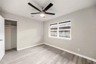 11106 Huggins Dr, Houston, TX 77035 - Photo 25