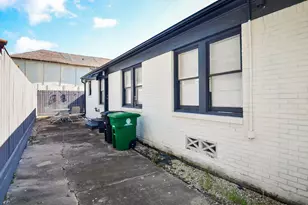 903 McIntosh St, Houston, TX 77009 - Photo 31
