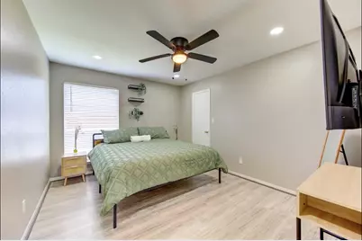 6131 Gladewell Drive, Houston, TX 77072 - Photo 11