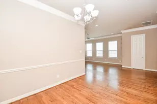 3202 Holly Meadow Dr, Houston, TX 77042 - Photo 13