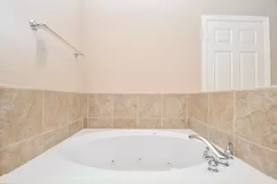 3202 Holly Meadow Dr, Houston, TX 77042 - Photo 7