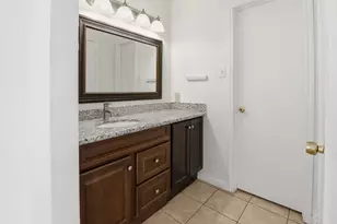 7410 Campeachy Ln, Houston, TX 77083 - Photo 11