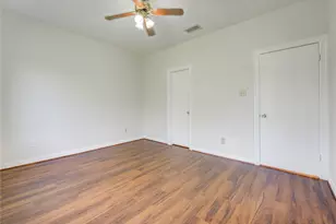 308 N Ranch House Rd, Angleton, TX 77515 - Photo 15