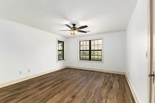 511 W Val Verde St, Brenham, TX 77833 - Photo 11