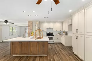 511 W Val Verde St, Brenham, TX 77833 - Photo 1