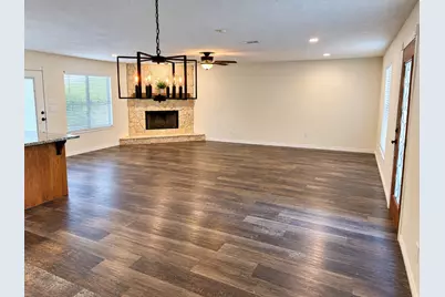 407 Branding Iron Circle, Angleton, TX 77515 - Photo 5