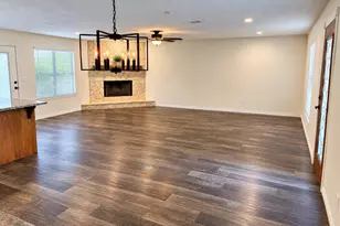 407 Branding Iron Cir, Angleton, TX 77515 - Photo 5