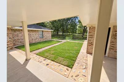 407 Branding Iron Circle, Angleton, TX 77515 - Photo 9