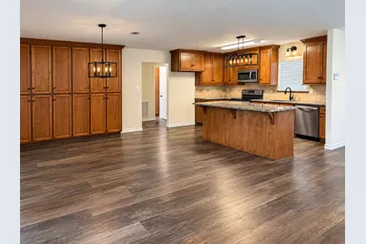 407 Branding Iron Circle, Angleton, TX 77515 - Photo 3