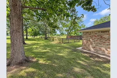 407 Branding Iron Circle, Angleton, TX 77515 - Photo 13