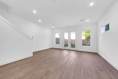 7825 Colonial Lane, Houston, TX 77051 - Photo 7