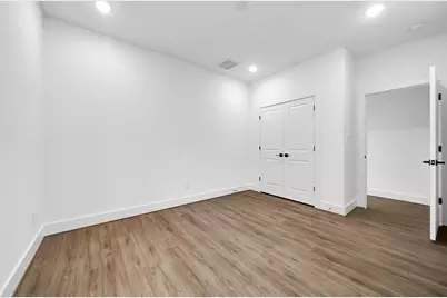 7825 Colonial Lane, Houston, TX 77051 - Photo 13