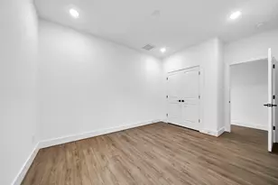 7825 Colonial Ln, Houston, TX 77051 - Photo 13