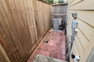 2710 Hullsmith Dr, Houston, TX 77063 - Photo 45