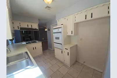 1045 Vine Drive, Angleton, TX 77515 - Photo 23