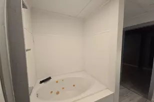 1045 Vine Dr, Angleton, TX 77515 - Photo 15