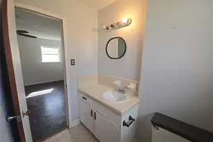 1045 Vine Dr, Angleton, TX 77515 - Photo 31
